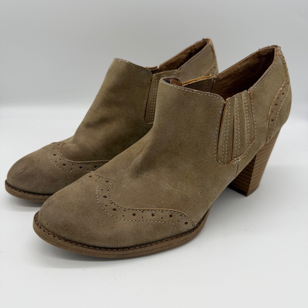 EuroSoft by Sofft Women Brown Faux Leather Wingtip Ankle Boots Size 9.5M